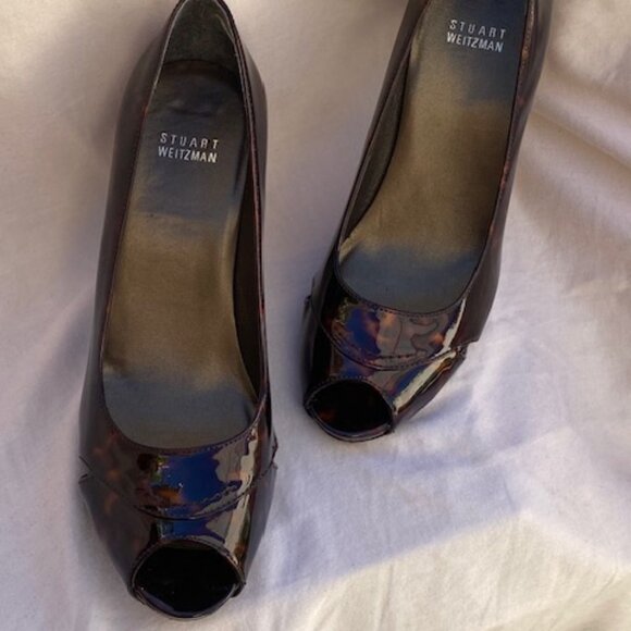 Stuart Weitzman "Over It" Cognac Tartaruga Patent Peep Toe Heels Size 8.5 - Picture 3 of 9
